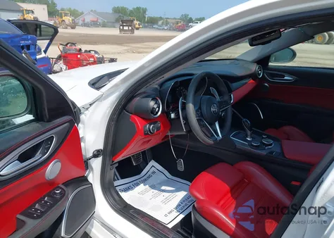 2019 Alfa Romeo Giulia Ti Sport Awd из США, поврежденный, VIN ZARFANBN1K7610471